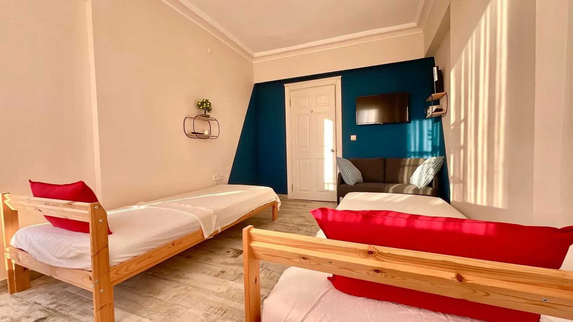 Sea & Pine Escape Lara Beach Antalya Altinkum  Apartment